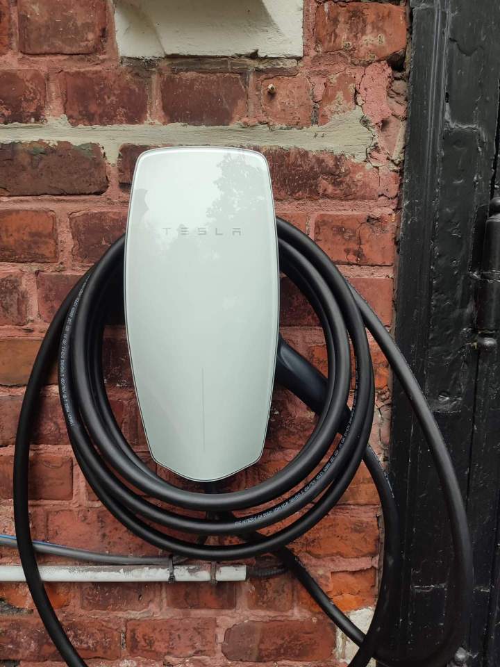 Installation borne de recharge Saint-Amand-les-Eaux